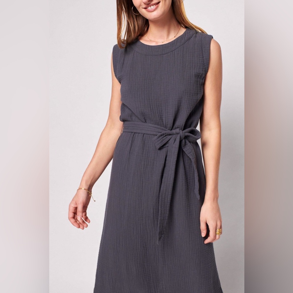 Faherty Dream Cotton Gauze Costa Dress in Washed Black 25198 - Picture 2 of 15